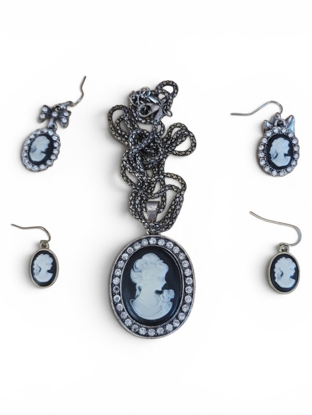 Vintage Style  Black Cameo Pendant Silver Tone Necklace and Earring Set